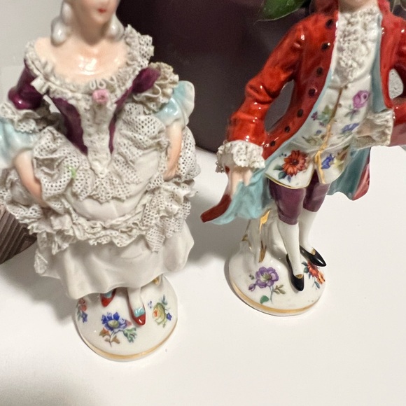 PAIR COLONIAL CAPODIMONTE COUPLE BOY GIRL DOVE FLOWERS,DRESDEN LACE - Picture 11 of 12